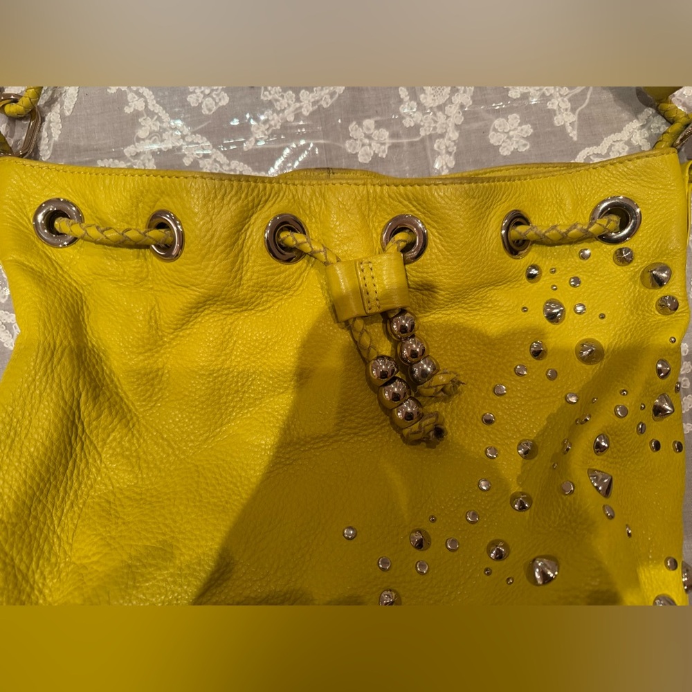 ❤️ LEATHER CHARLES DAVID STUDDED BAG IN ACID YELLOW COLOR - Picture 7 of 16